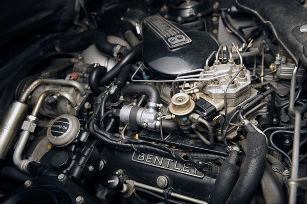 Bentley Turbo R 1986. Artist: Simon Clay.