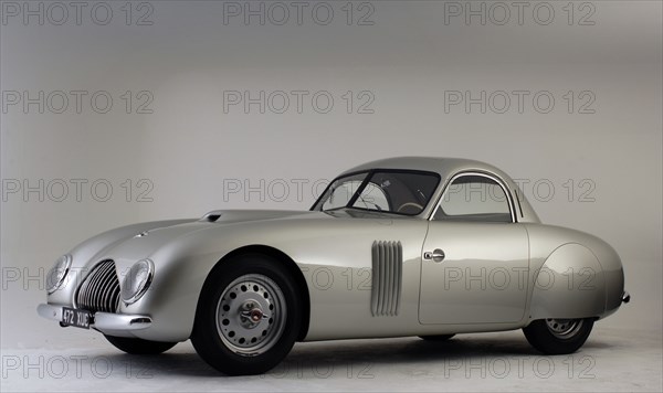 BMW Veritas 1949. Artist: Simon Clay.