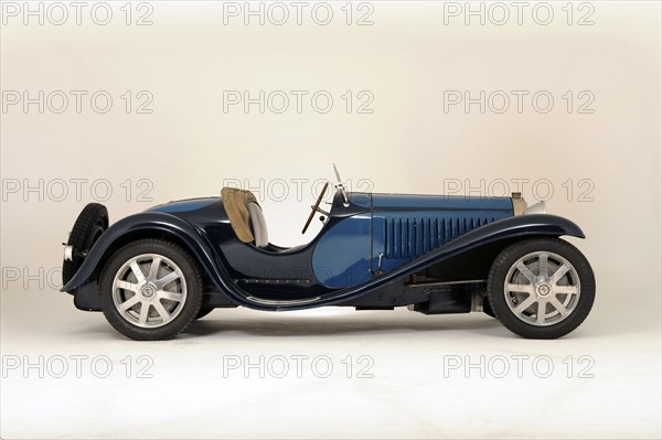 Bugatti type 55 1932. Artist: Simon Clay.