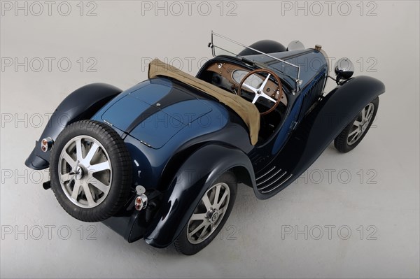 Bugatti type 55 1932. Artist: Simon Clay.