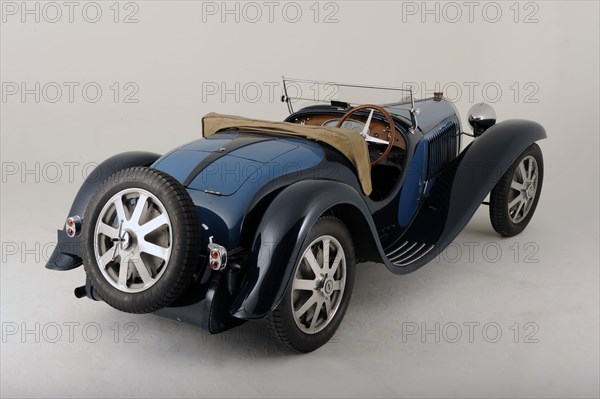 Bugatti type 55 1932. Artist: Simon Clay.