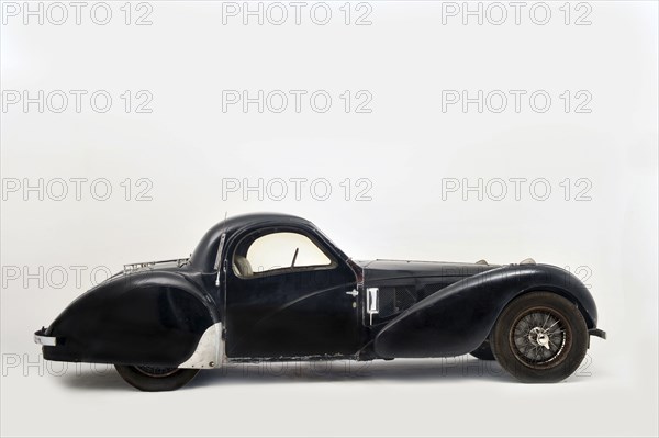 Bugatti type 57S 1937 . Artist: Simon Clay.