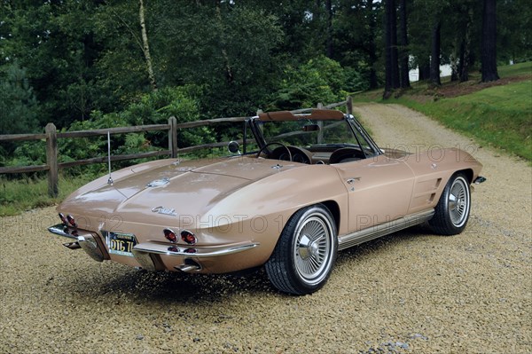 Chevrolet Corvette Stingray convertible 1964. Artist: Simon Clay.