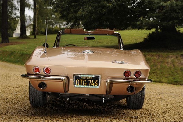 Chevrolet Corvette Stingray convertible 1964. Artist: Simon Clay.