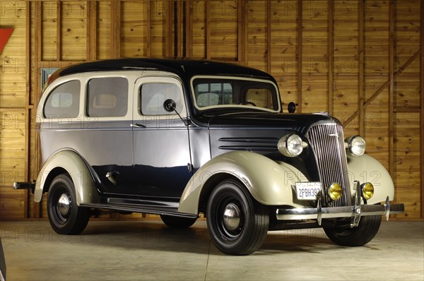 Chevrolet Suburban 1937 . Artist: Simon Clay.