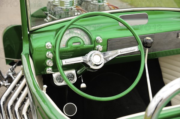 Ford Roadster Custom 1929. Artist: Simon Clay.