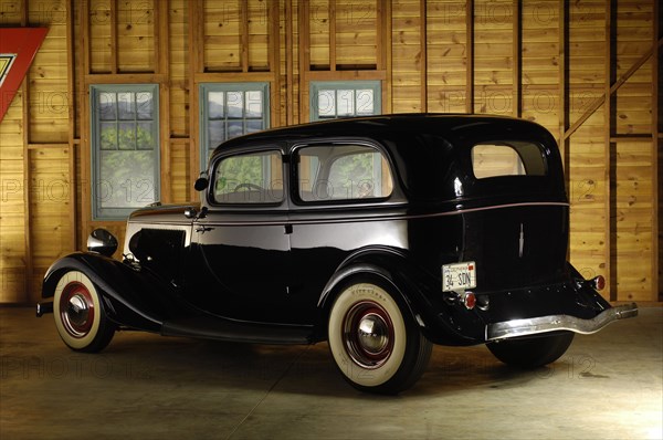 Ford Sedan custom 1934. Artist: Simon Clay.