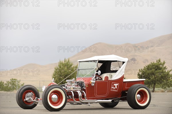 Ford the big t show Custom rod 1923. Artist: Simon Clay.