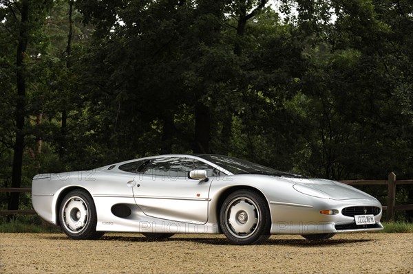 Jaguar XJ220R 1993. Artist: Simon Clay.