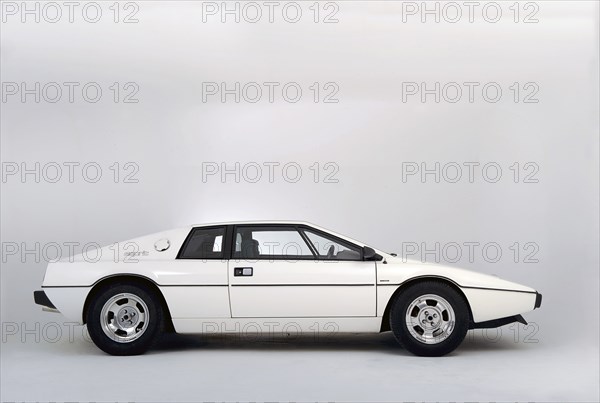 Lotus Esprit 1977 from the James Bond film The Spy Who Loved Me. Artist: Simon Clay.