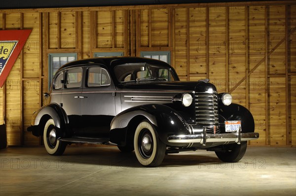 Oldsmobile 1937. Artist: Simon Clay.