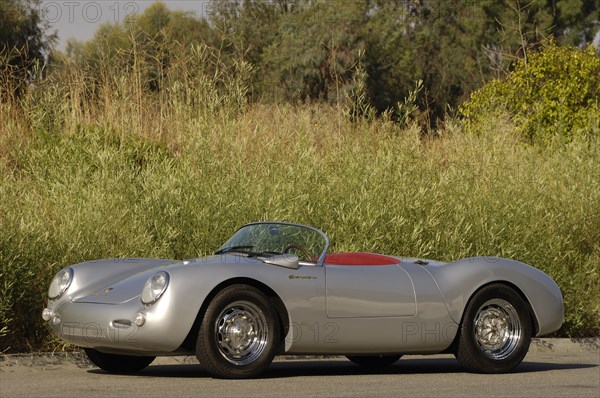 1956 Porsche Spyder - James Dean replica. Artist: Simon Clay.