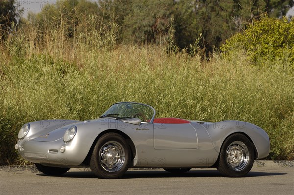 1956 Porsche Spyder - James Dean replica. Artist: Simon Clay.