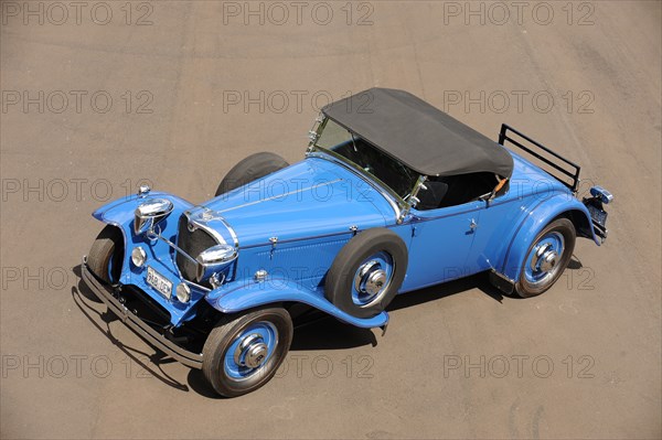 Ruxton model c roadster 1932. Artist: Simon Clay.