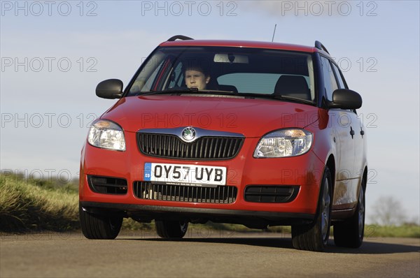 Skoda Fbia Estate HTP 1-2 2007. Artist: Simon Clay.