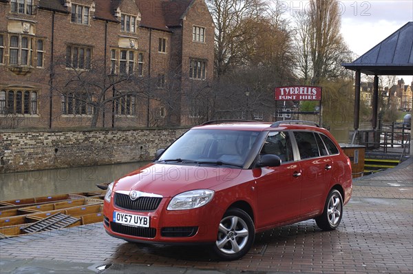 Skoda Fbia Estate HTP 1-2 2007. Artist: Simon Clay.