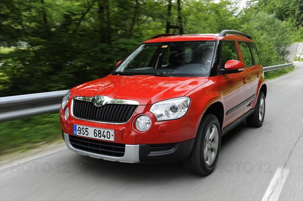 Skoda Yeti 2009. Artist: Simon Clay.