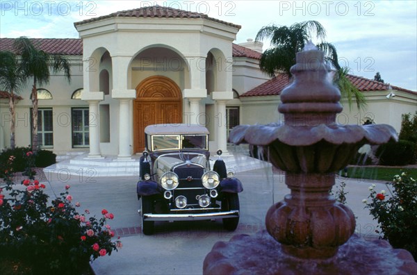 1932 Cadillac v16 convertible. Artist: Unknown.