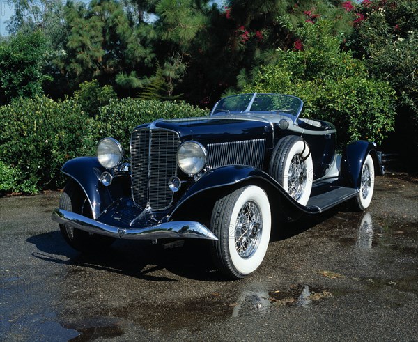 1930 Auburn 12cylinder. Artist: Unknown.