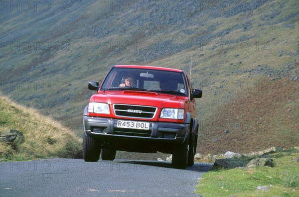 1998 Isuzu Trooper Duty. Artist: Unknown.