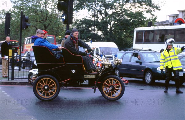 1903 Cadillac at 2000 London to Brighton run. Artist: Unknown.