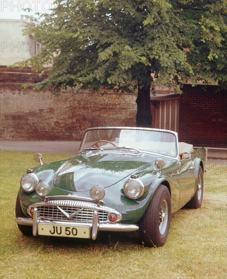 1961 Daimler SP 250 V8. Artist: Unknown.
