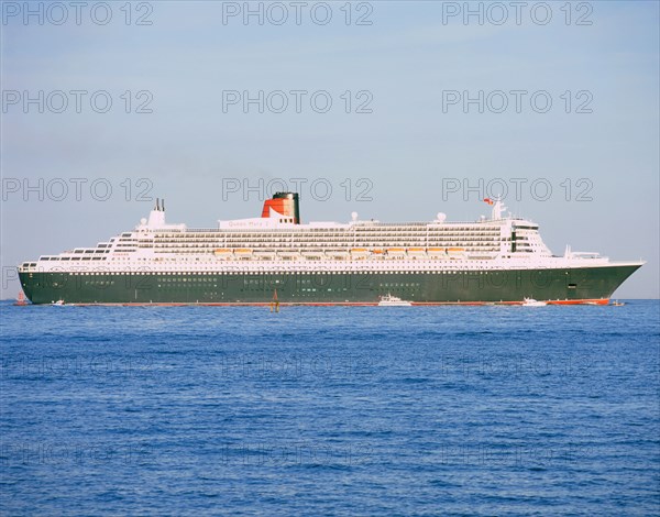 2004 Queen Mary II ocean liner. Artist: Unknown.