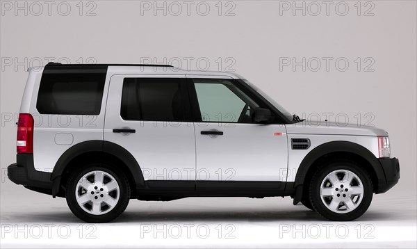 2004 Landrover Discovery. Artist: Unknown.