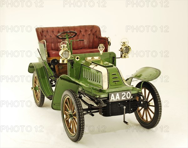 1903 De Dion Bouton Model Q Artist: Unknown.