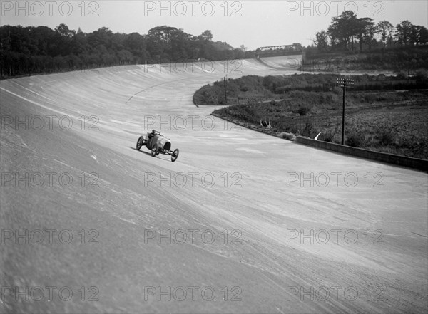 HE 14/40 driven by RJ Sully, Brooklands. Artist: Bill Brunell.