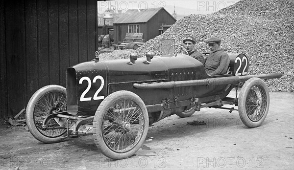 J Higginson's 3308 cc Vauxhall at the RAC Isle of Man TT race, 10 June 1914. Artist: Bill Brunell.