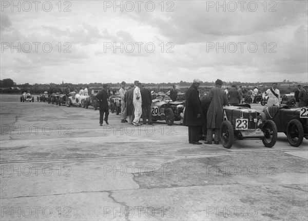 LCC Relay GP, Brooklands, 25 July 1931. Artist: Bill Brunell.