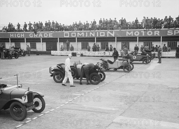 Cars on the start line at the JCC Members Day, Brooklands, 4 July 1931. Artist: Bill Brunell.