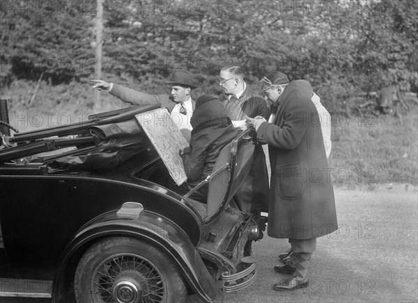 Wolseley Hornet taking part in the Bugatti Owners Club car treasure hunt, 25 October 1931. Artist: Bill Brunell.