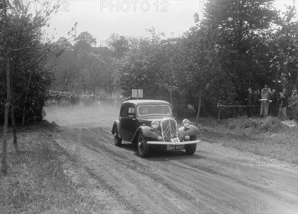 Citroen saloon, Bugatti Owners Club Hill Climb, Chalfont St Peter, Buckinghamshire, 1935. Artist: Bill Brunell.