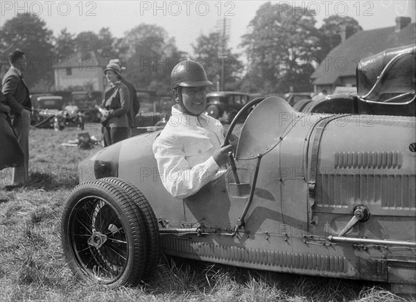 Bugatti Type 35, Bugatti Owners Club Hill Climb, Chalfont St Peter, Buckinghamshire, 1935. Artist: Bill Brunell.