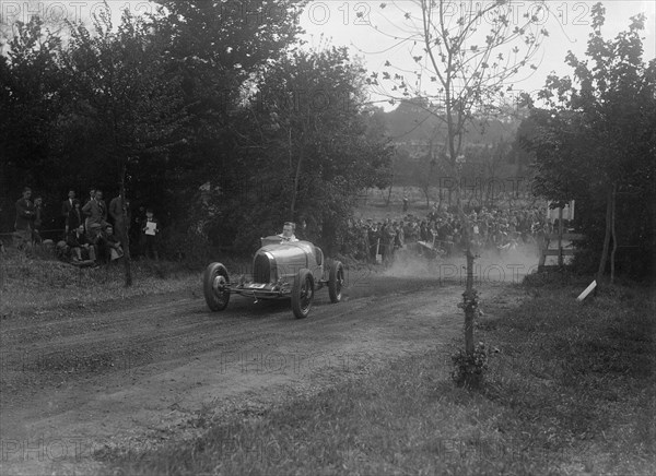 Bugatti Type 35, Bugatti Owners Club Hill Climb, Chalfont St Peter, Buckinghamshire, 1935. Artist: Bill Brunell.