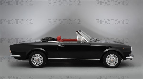 1974 Fiat 124 Spyder. Artist: Unknown.