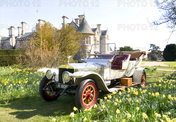 1909 Rolls Royce in front of Palace House, Beaulieu Artist: Unknown.