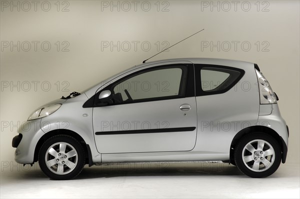 2007 Peugeot 107 Artist: Unknown.