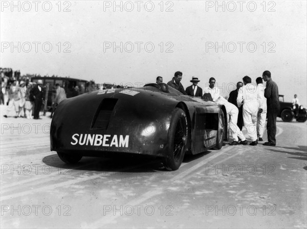 Sunbeam 1000hp World Land speed record attempt at Daytona 1927 Artist: Unknown.