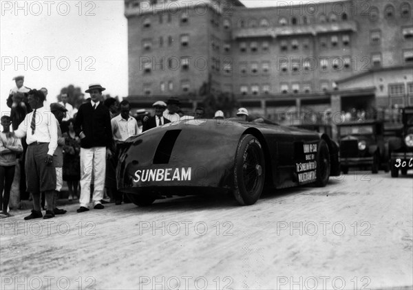 Sunbeam 1000hp World Land speed record attempt at Daytona 1927 Artist: Unknown.