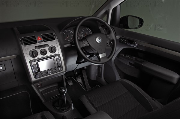 2009 Volkswagen Touran Tdi Artist: Unknown.