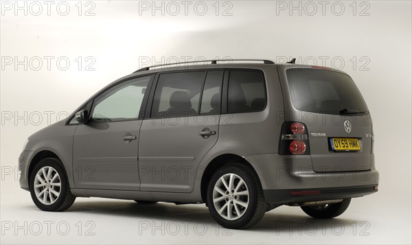 2009 Volkswagen Touran Tdi Artist: Unknown.