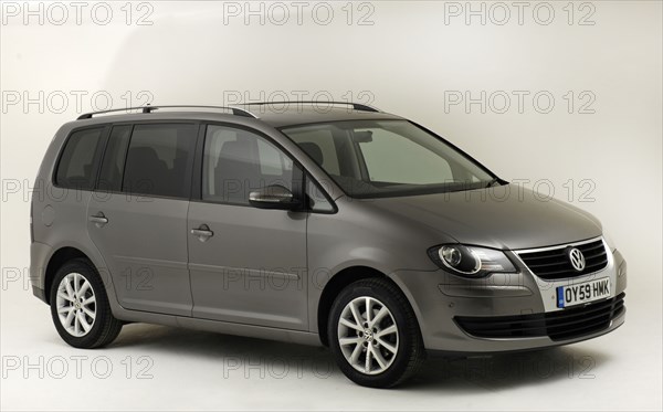 2009 Volkswagen Touran Tdi Artist: Unknown.