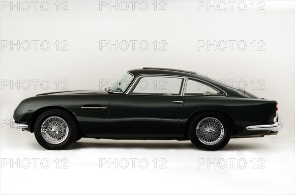 1963 Aston Martin DB4 GT Artist: Unknown.