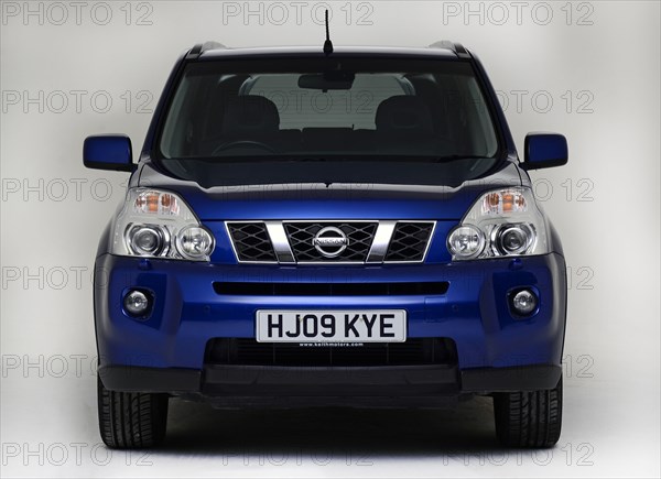 2009 Nissan X-Trail Artist: Unknown.