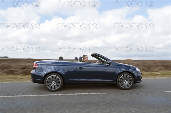 2011 Volkswagen EOS 2.0 Tdi Artist: Unknown.