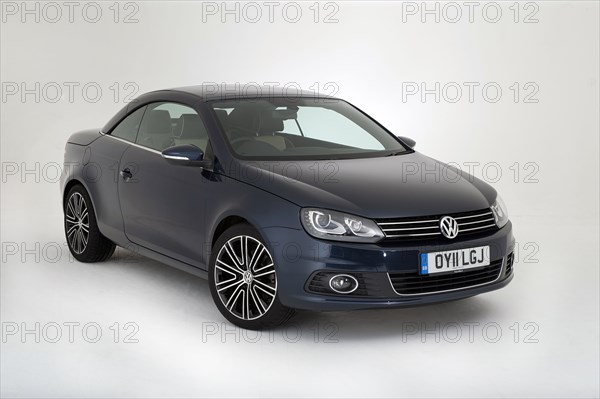 2011 Volkswagen EOS 2.0 Tdi Artist: Unknown.