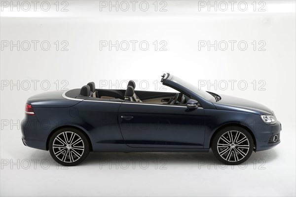 2011 Volkswagen EOS 2.0 Tdi Artist: Unknown.